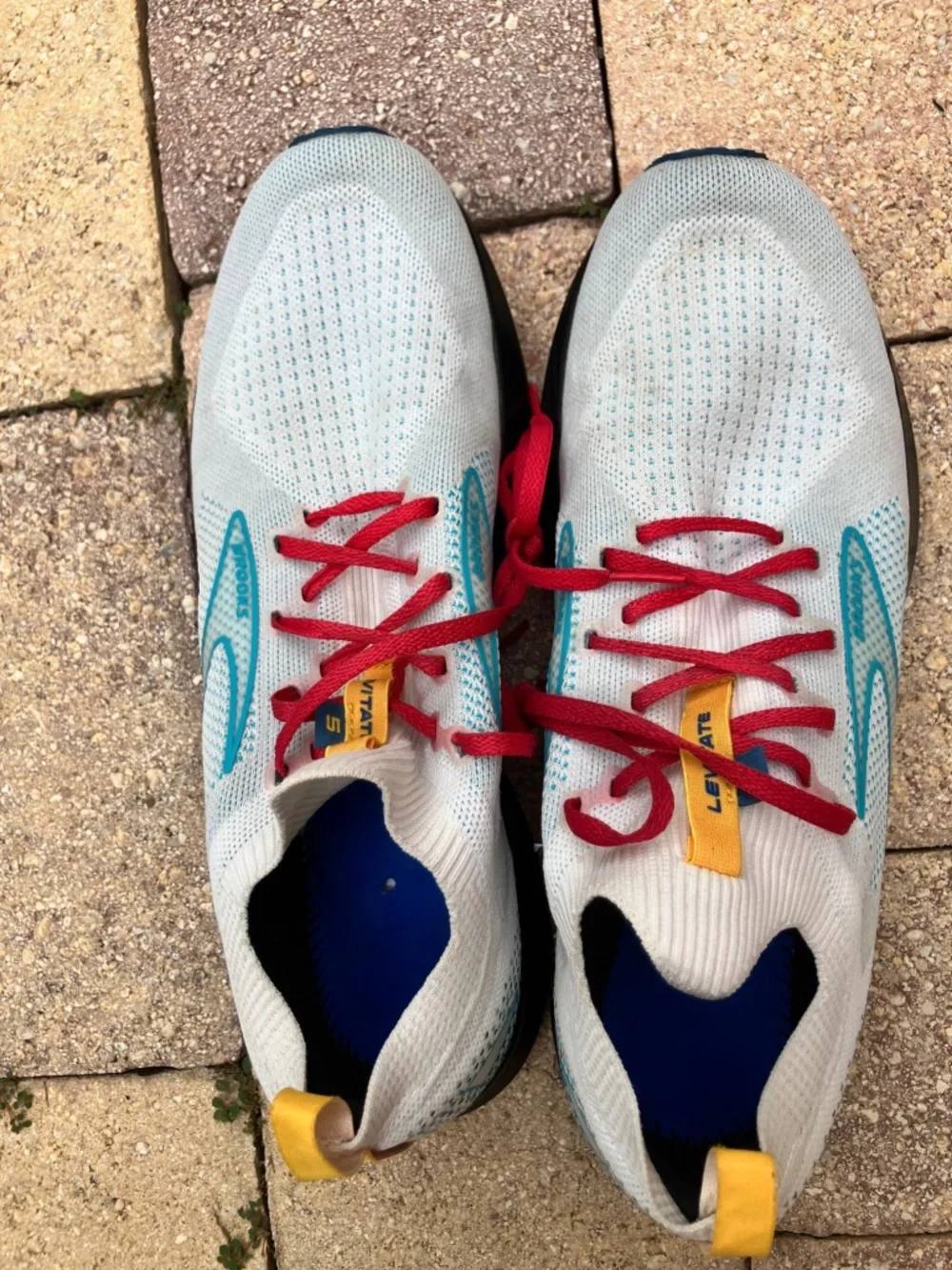 Brooks Levitate StealthFit 5 Men’s Size 11 D Running Shoes White Blue Red